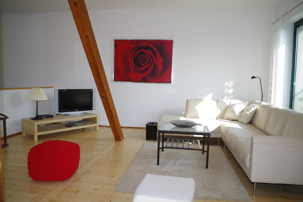Haus am See in Kleinzerlang Zimmer foto